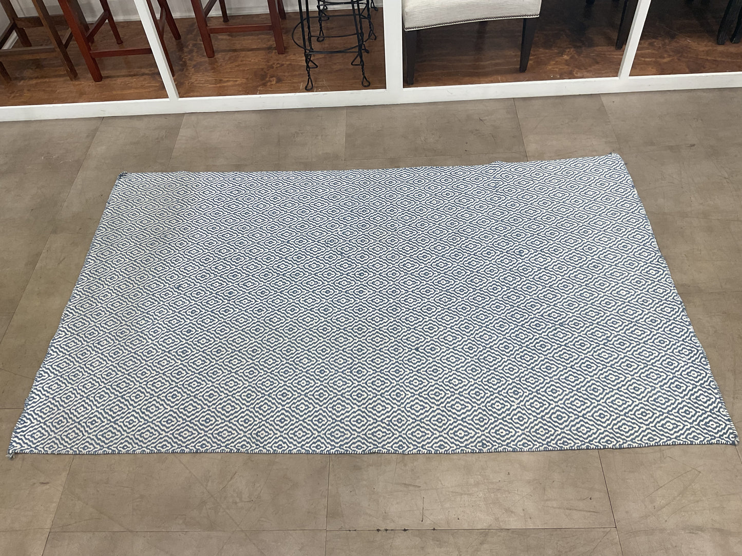 Ezee Eyes Rug (R052)