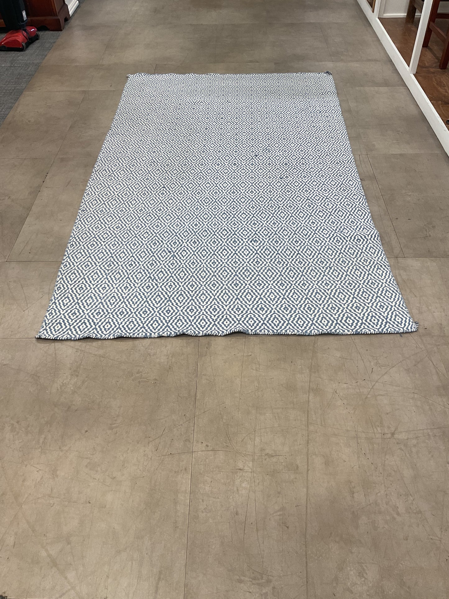 Ezee Eyes Rug (R052)