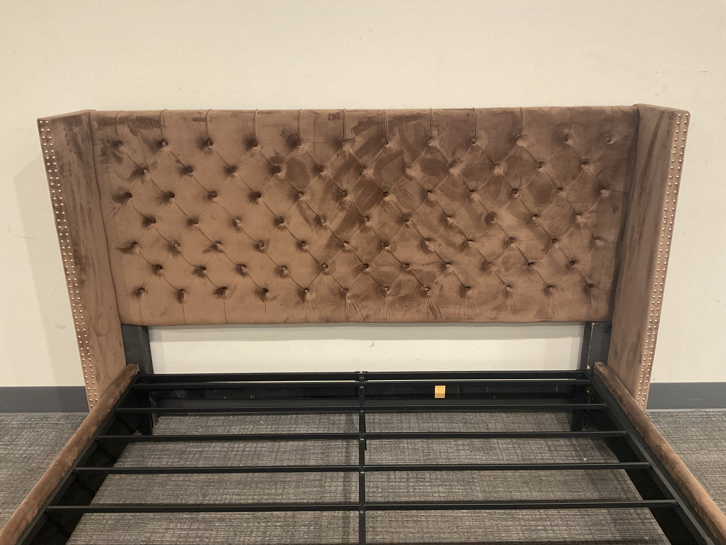Coco’s King Bed (B048)