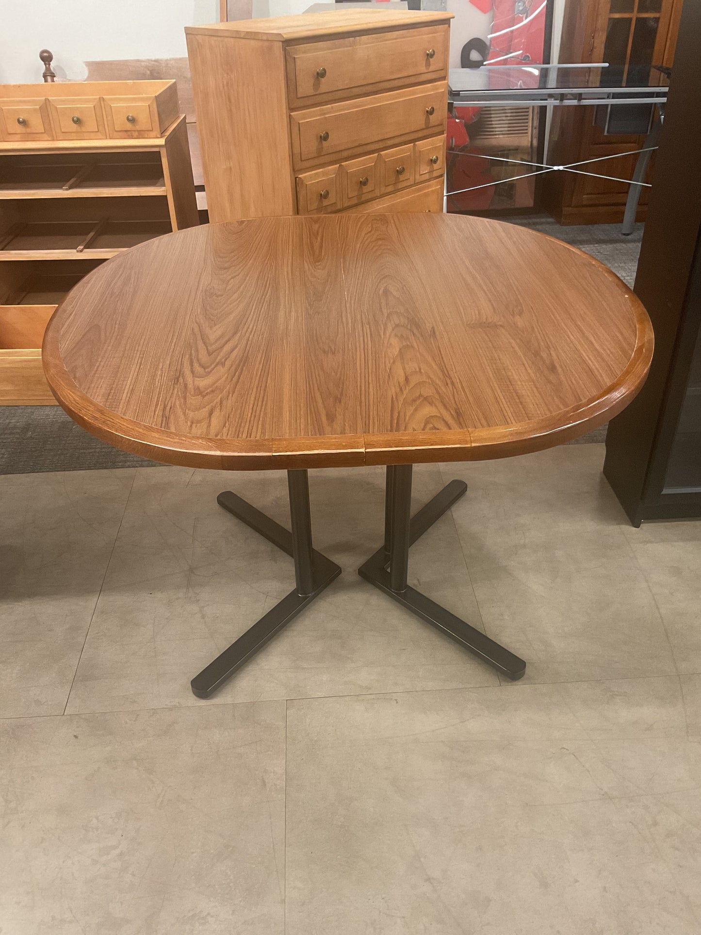 Arrow Dining Table