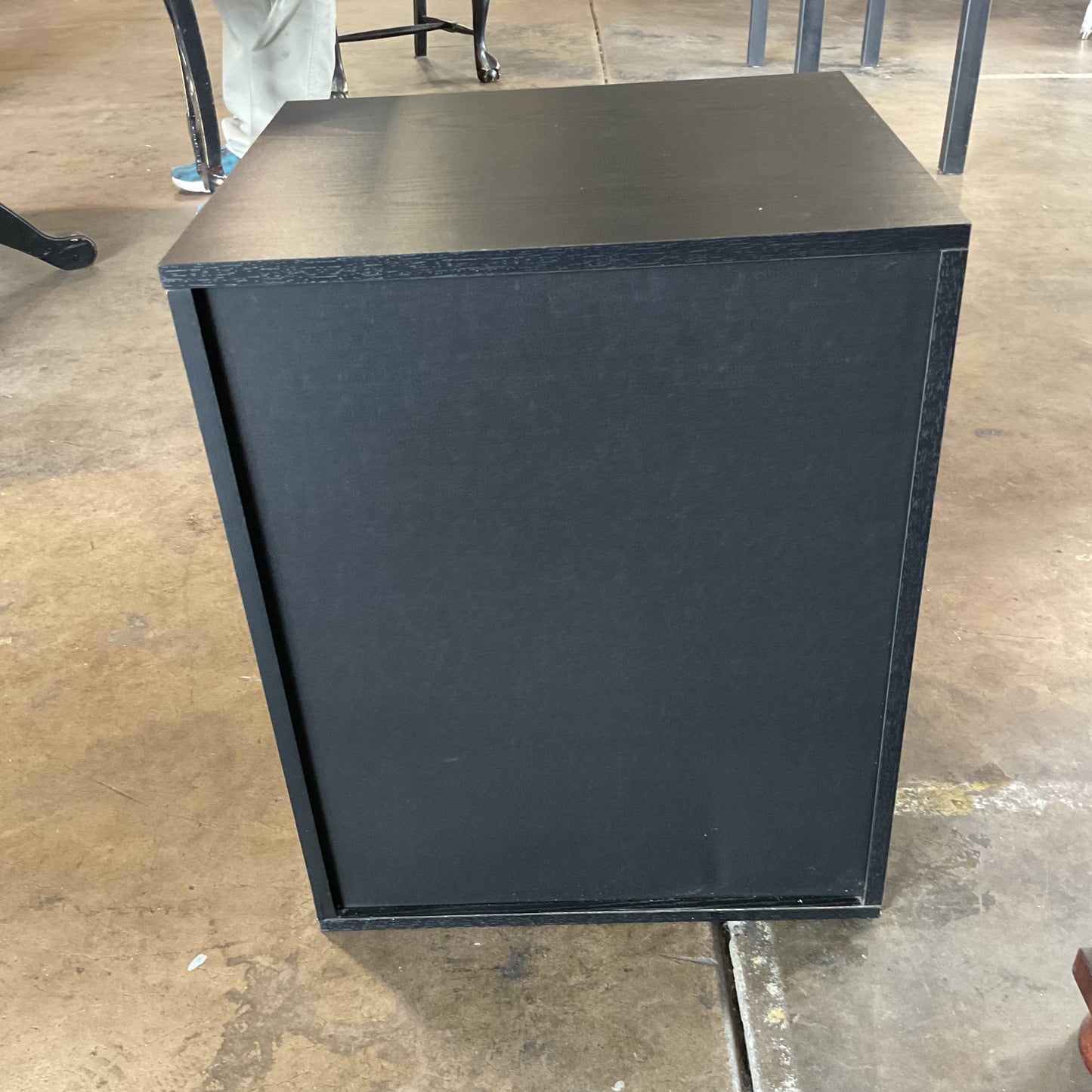 Handle-Free Drawer *WH