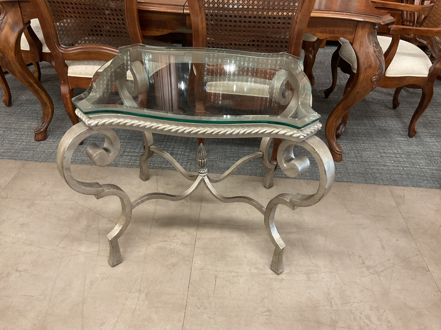 Steel rose table