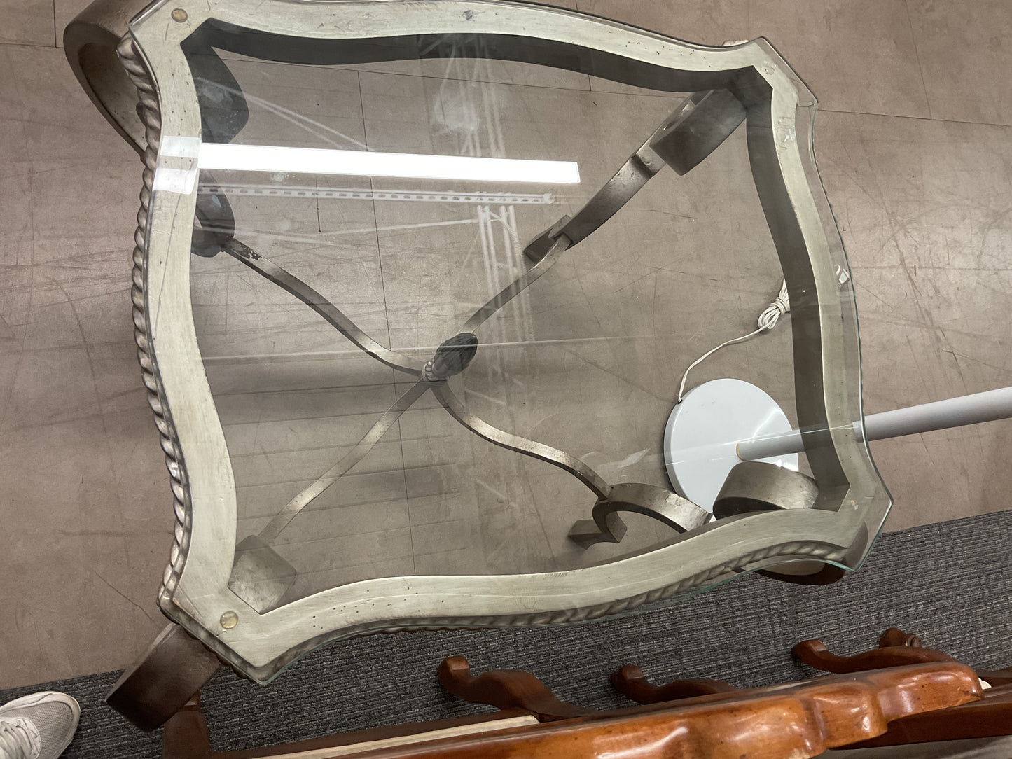 Steel rose table