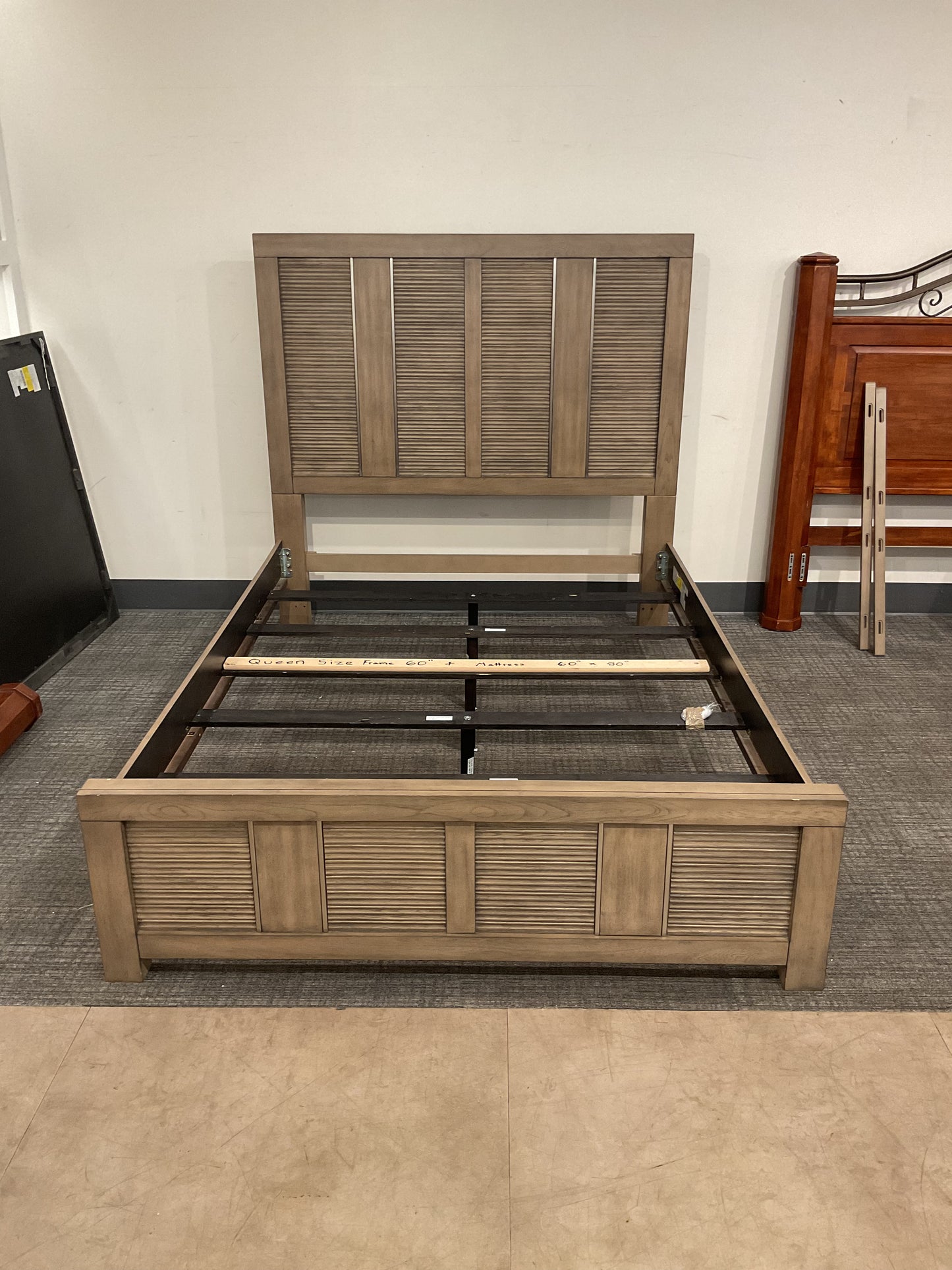 Barn Queen Bed (B083)