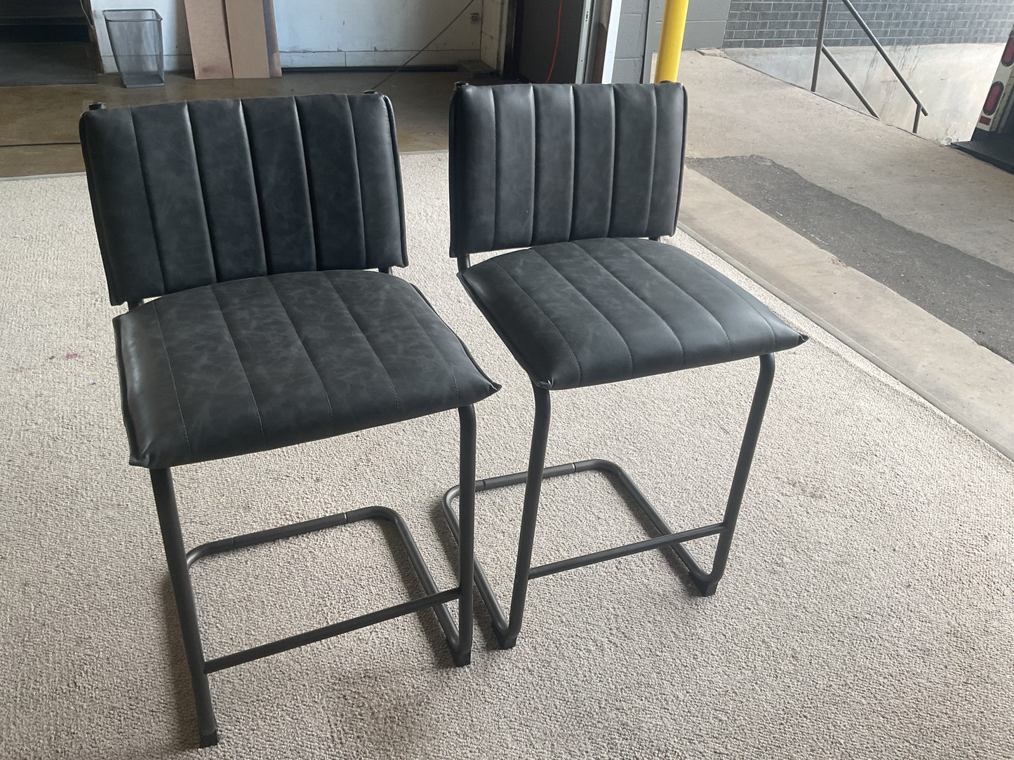 Wolf Bar Stool Set ( WH )