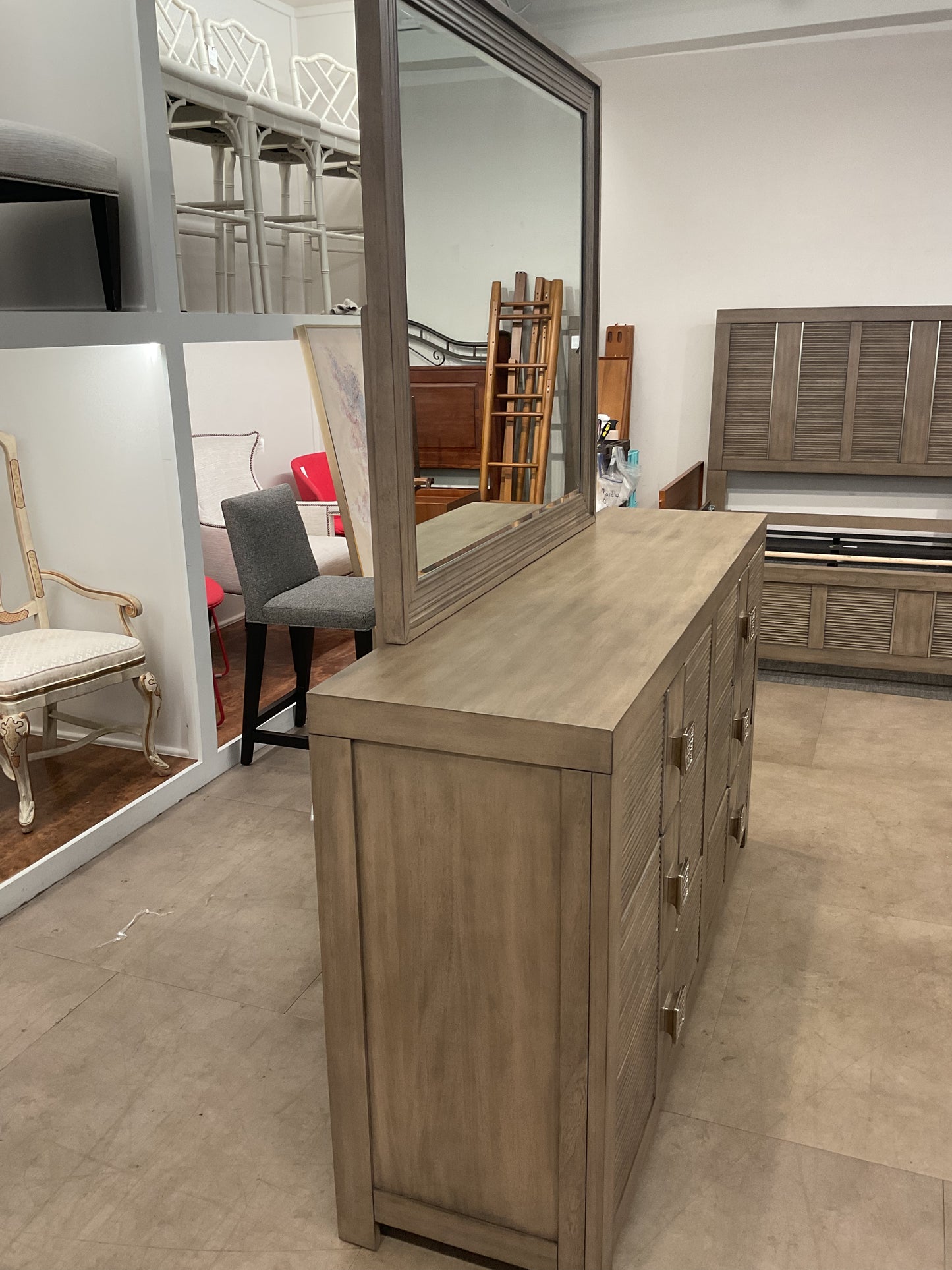 Queen Image Dresser