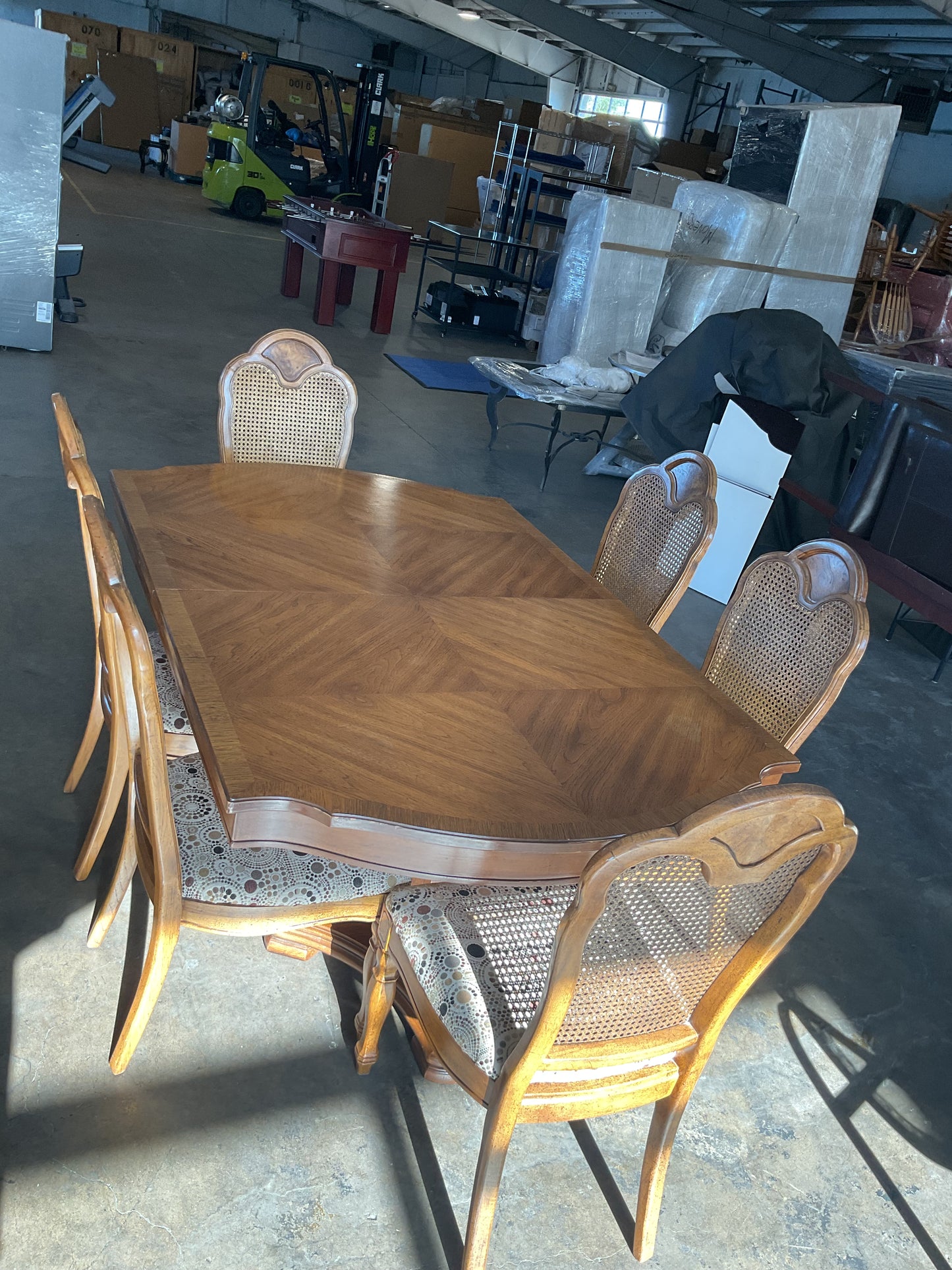 Come On Over Table *WH*