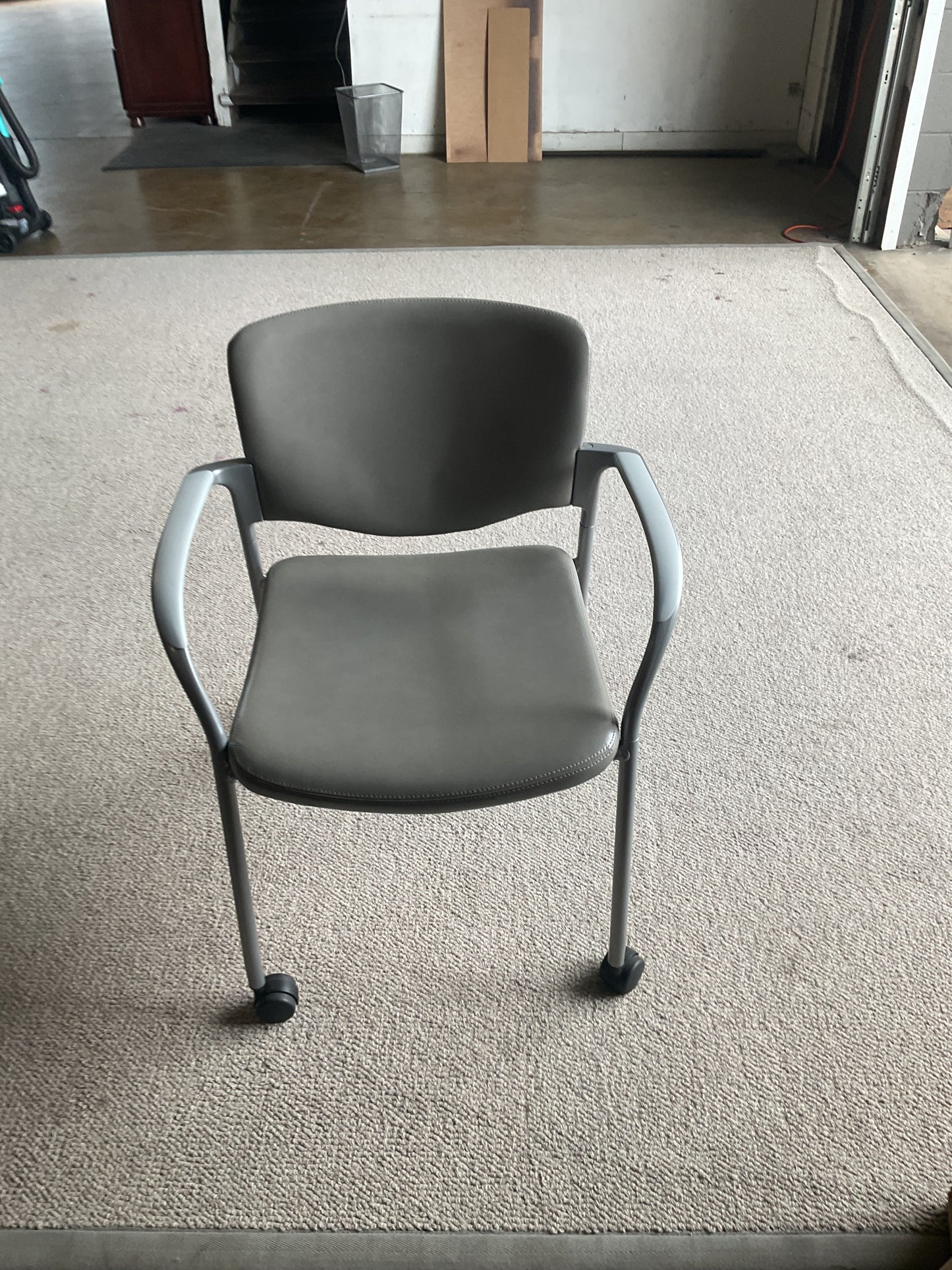 Roly-Poly Chair (WH)