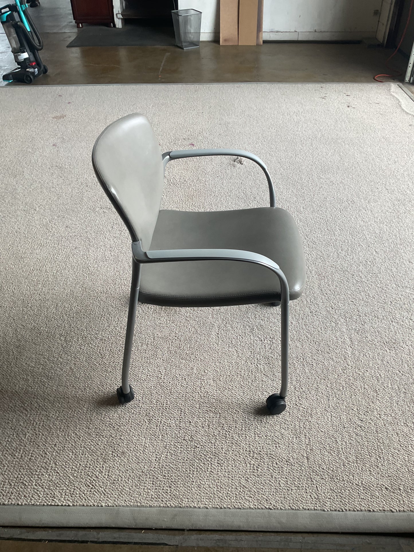 Roly-Poly Chair (WH)
