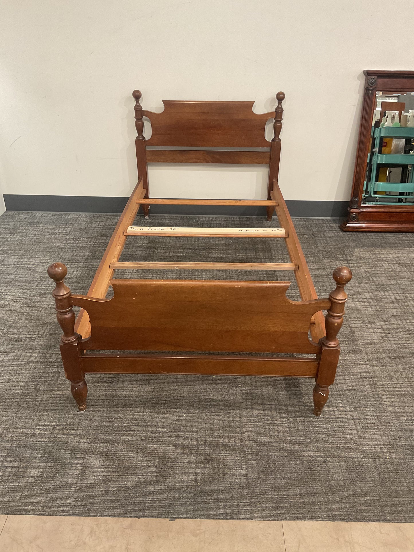Lil One Twin Bed (B085)