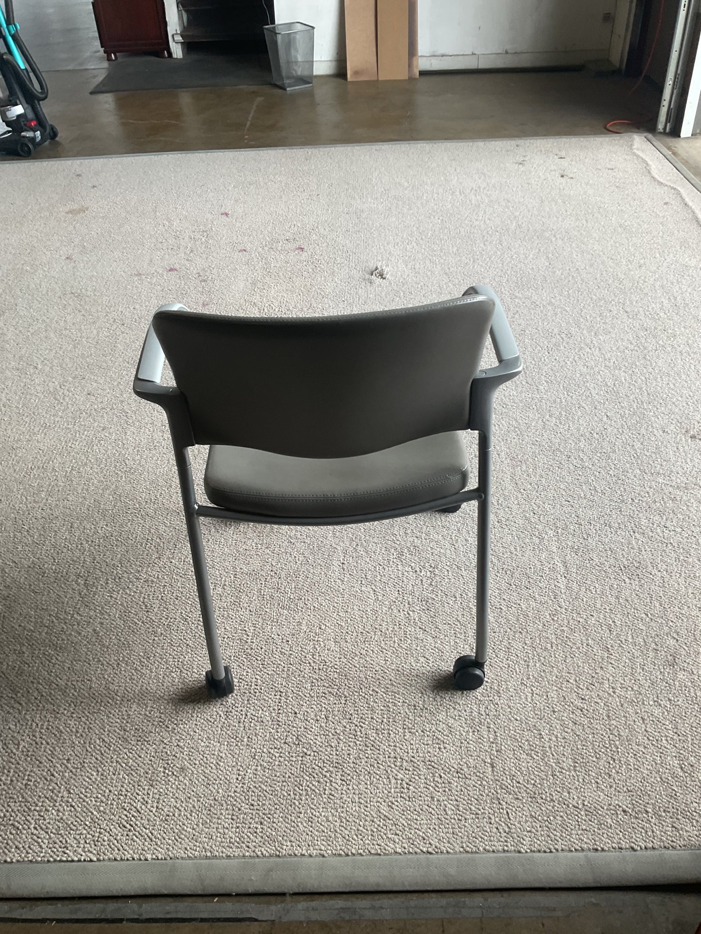 Roly-Poly Chair (WH)