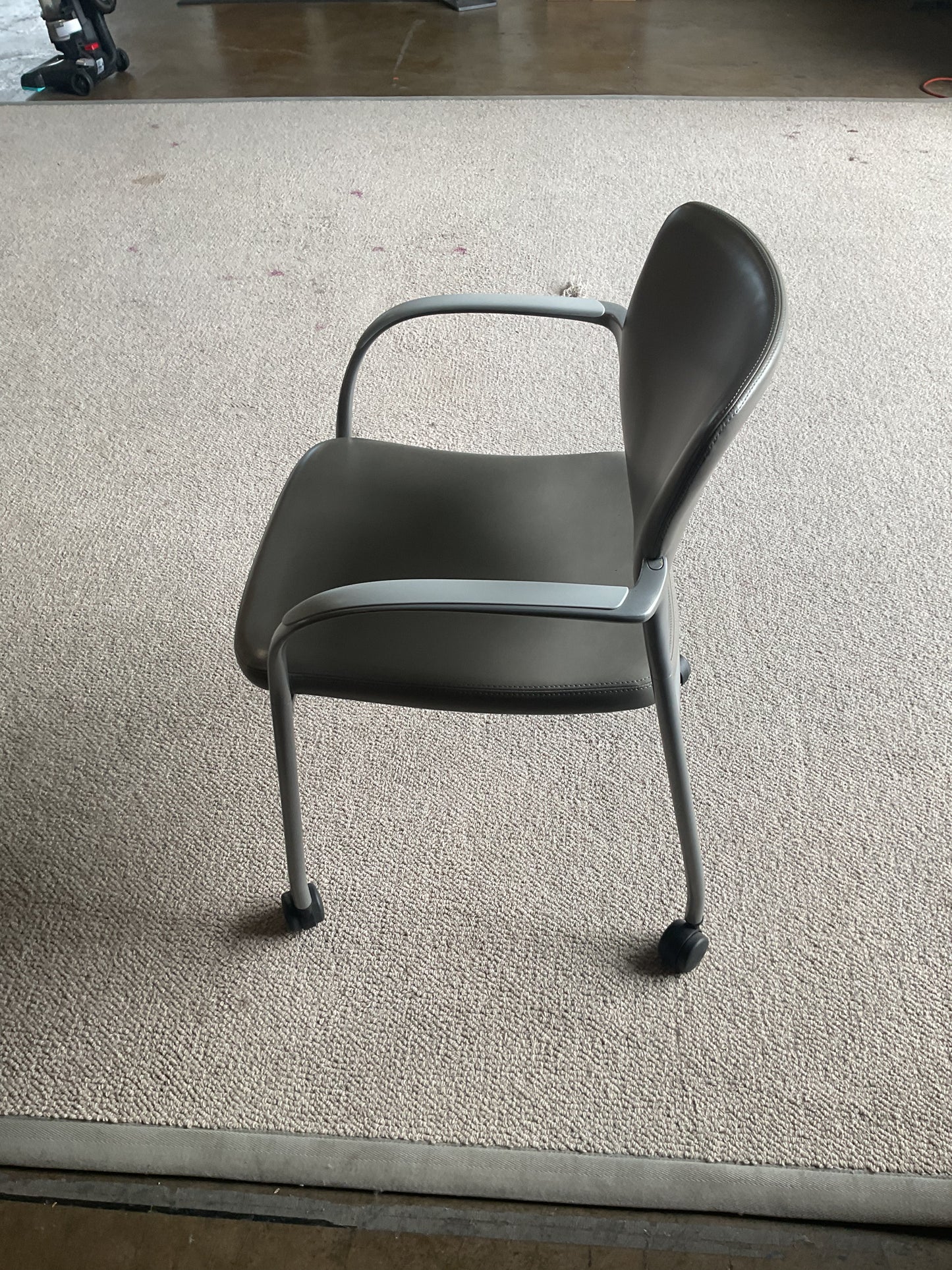 Roly-Poly Chair (WH)