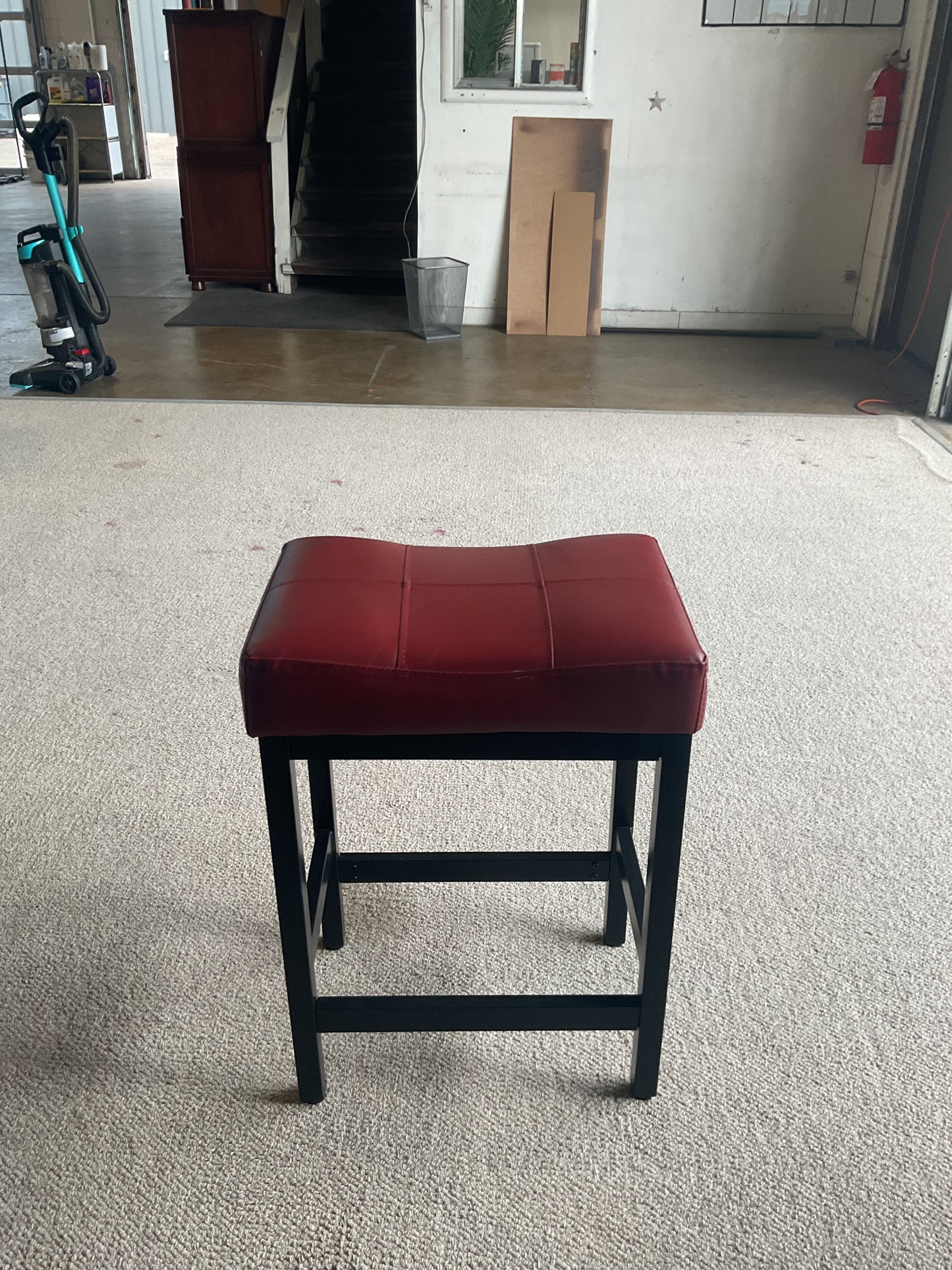 Ruby Stool (WH)