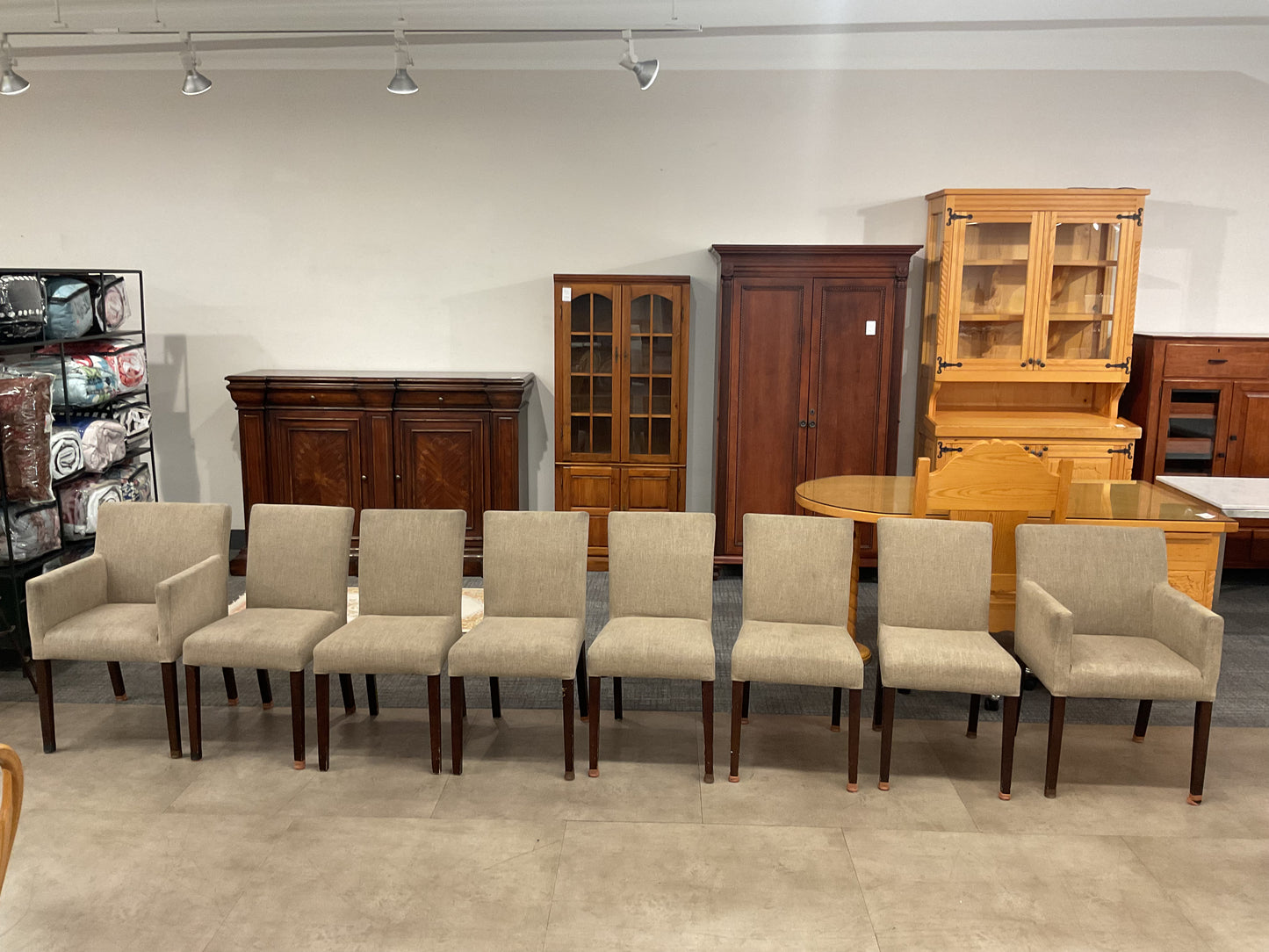 Ate Chair Set