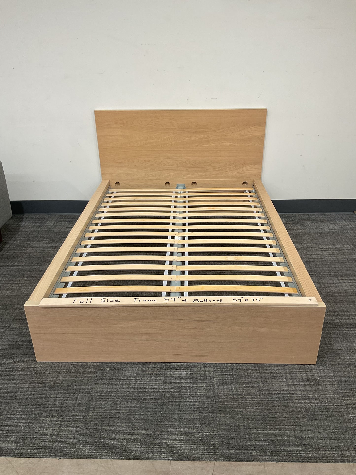 Full Bed (B063)