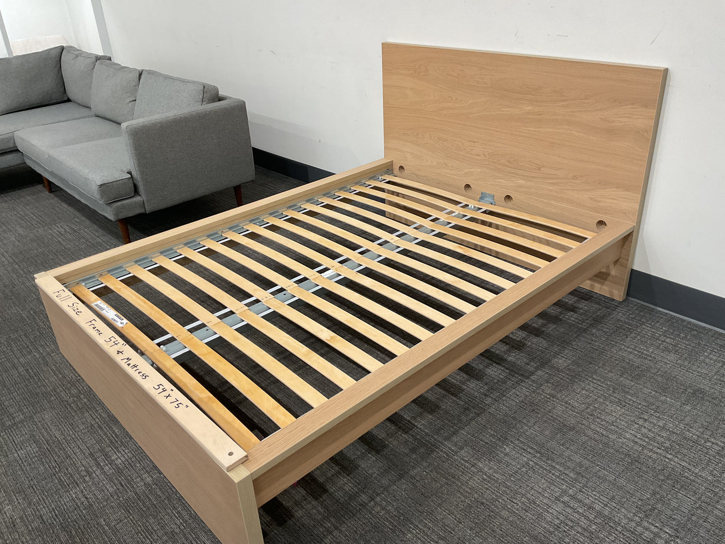 Full Bed (B063)