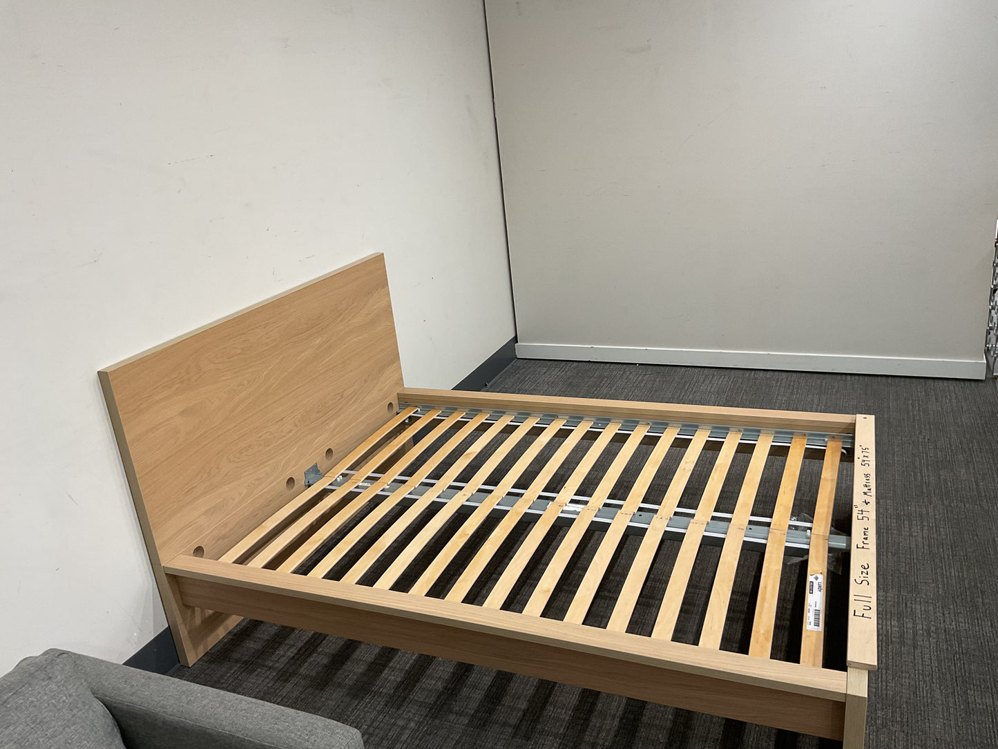 Full Bed (B063)