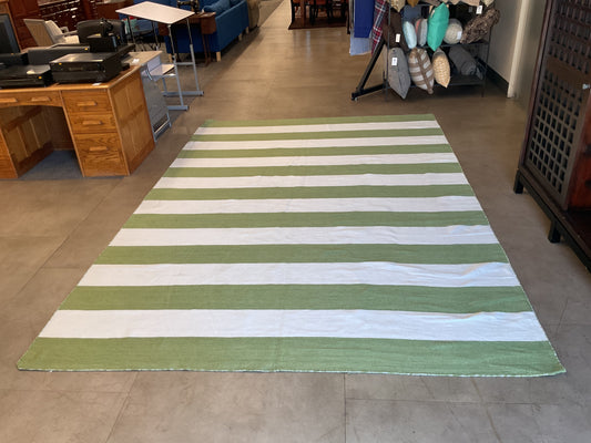 The Green Thing Rug (R141)