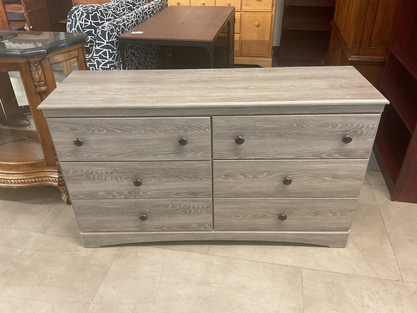Salt N Peppa Dresser