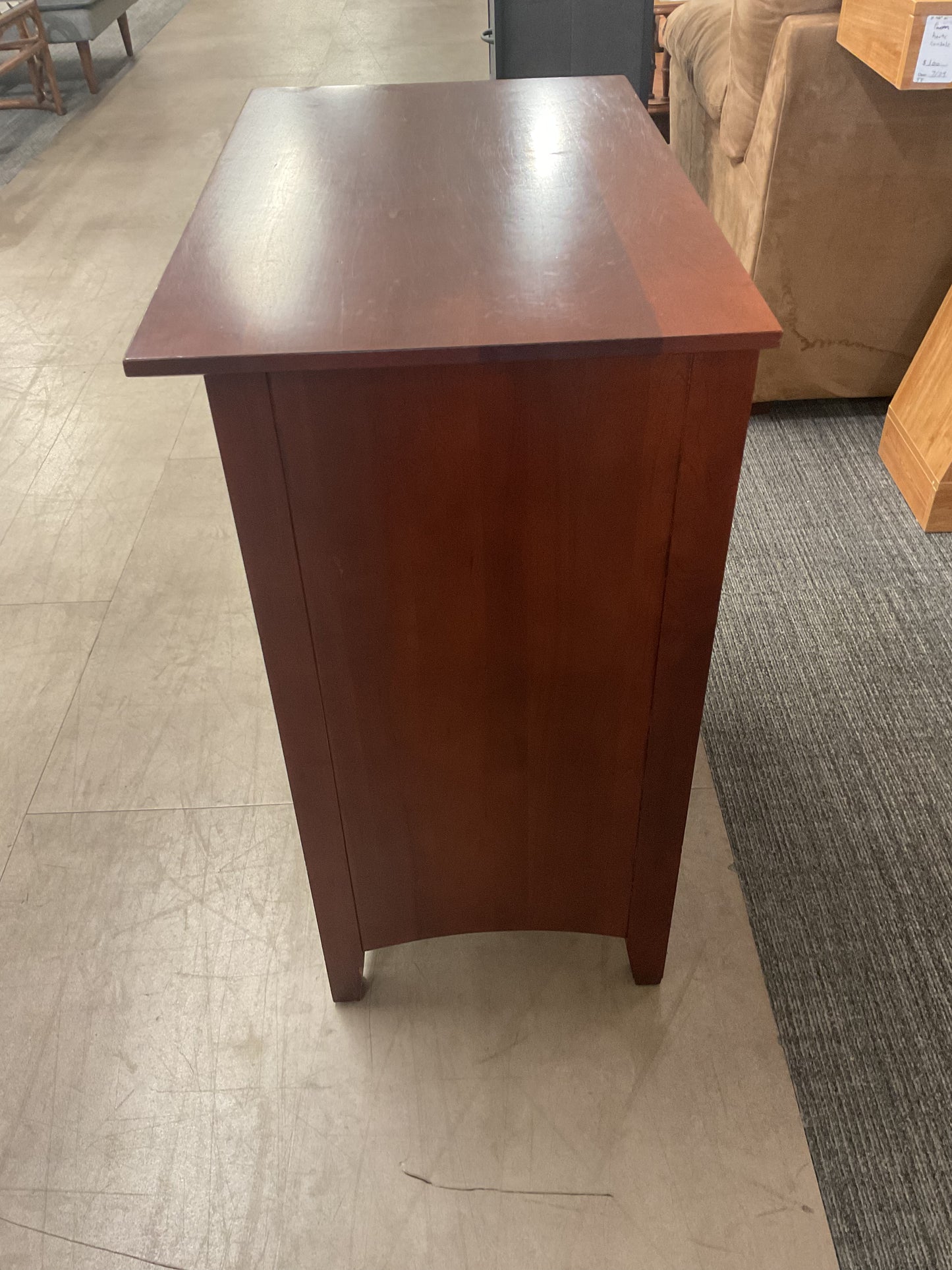 Kinny Nighstand