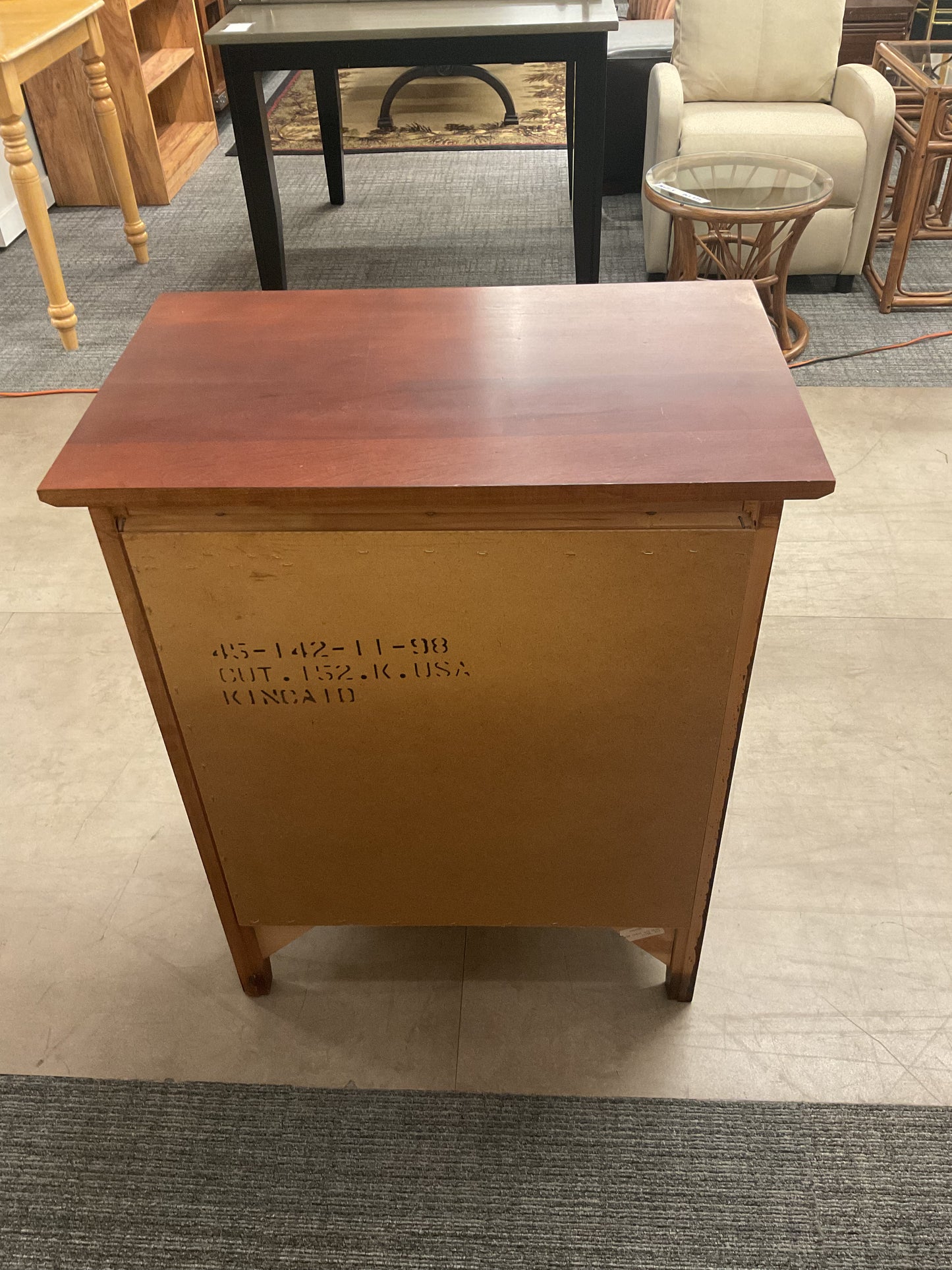 Kinny Nighstand