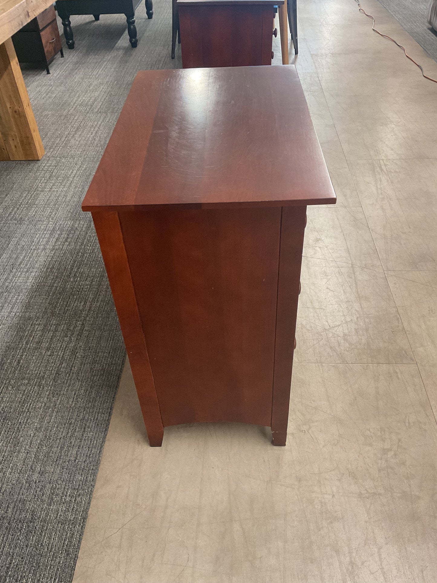 Kinny Nighstand