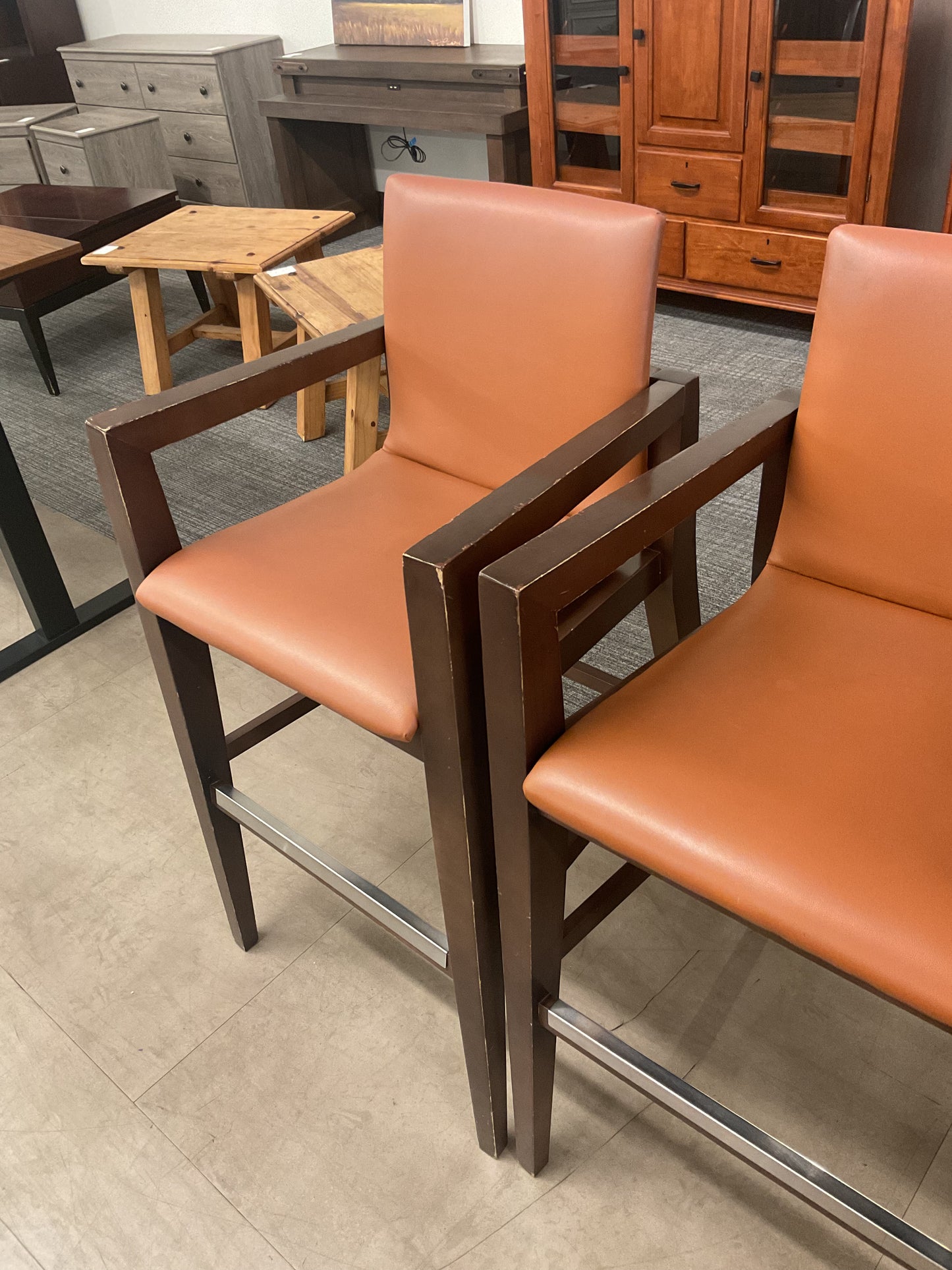 Lobby Stool Set