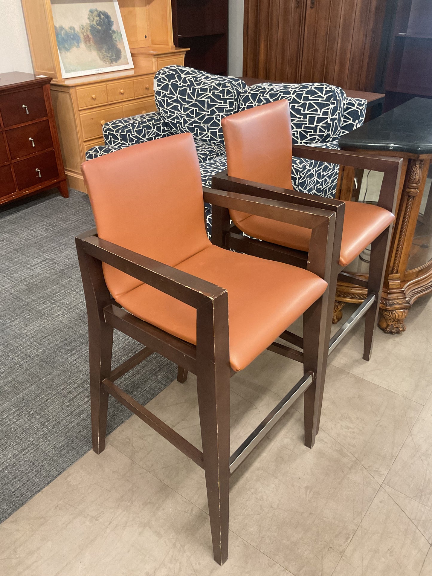Lobby Stool Set