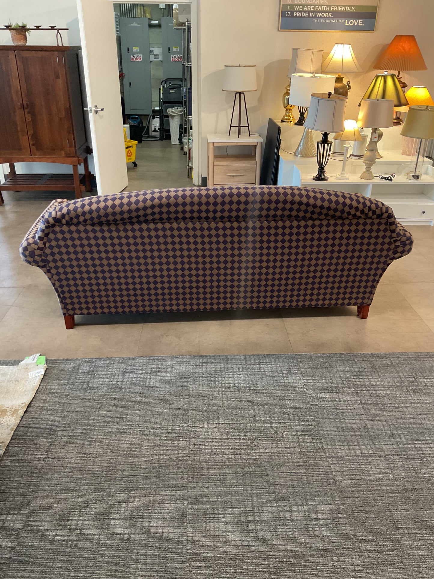 Royal Diamond Sofa