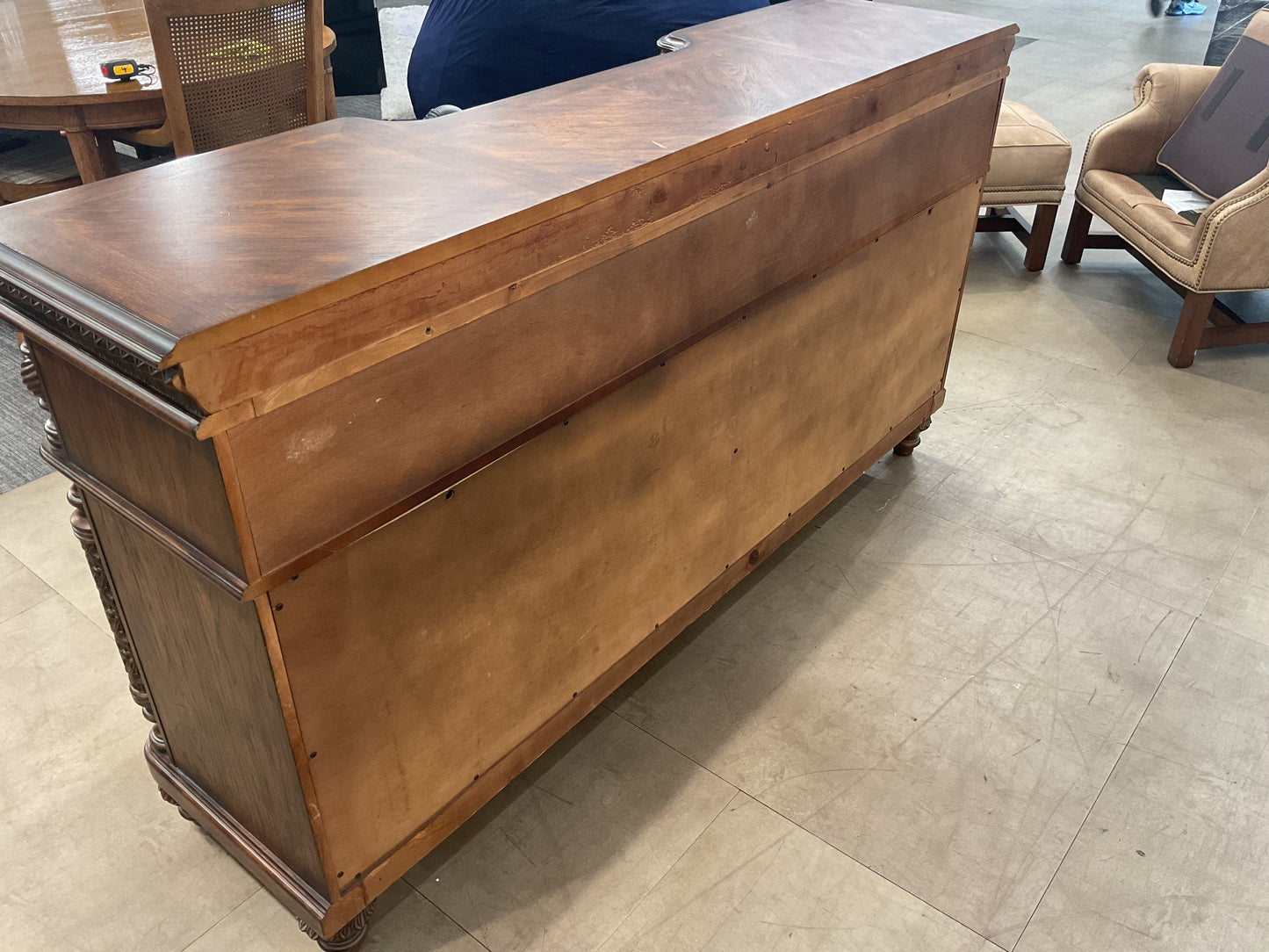 Royalty Dresser