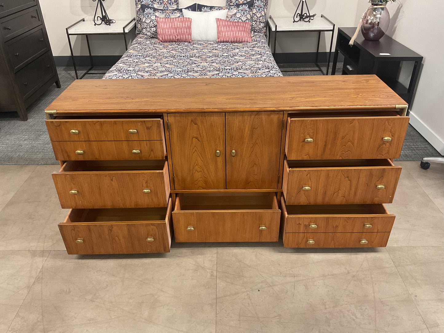 Storage Solution Dresser