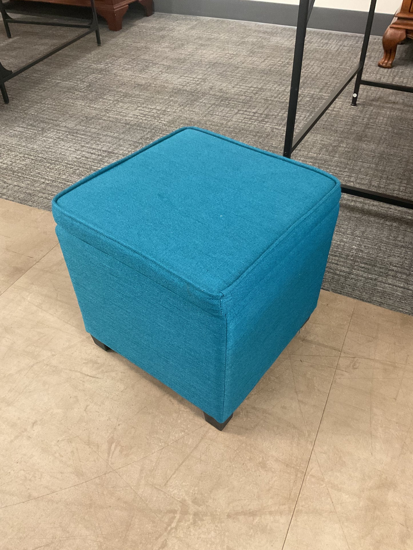 Footloose Ottoman