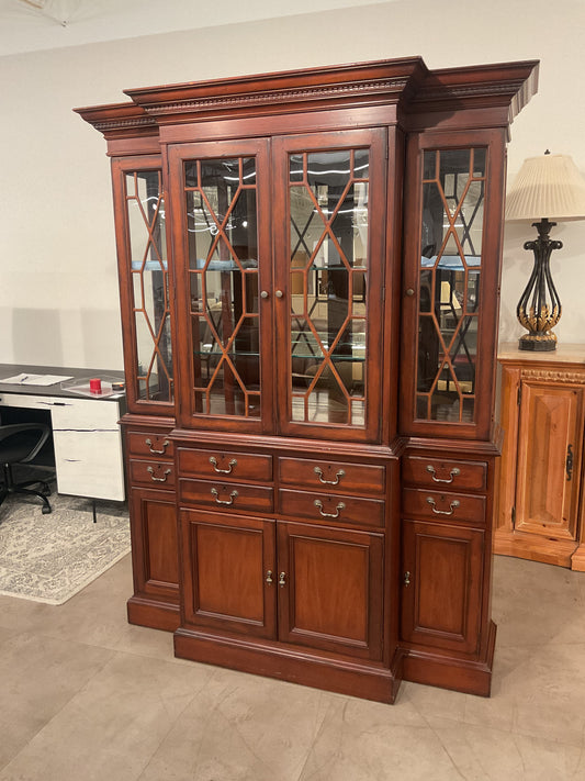 Mirrored Hutch