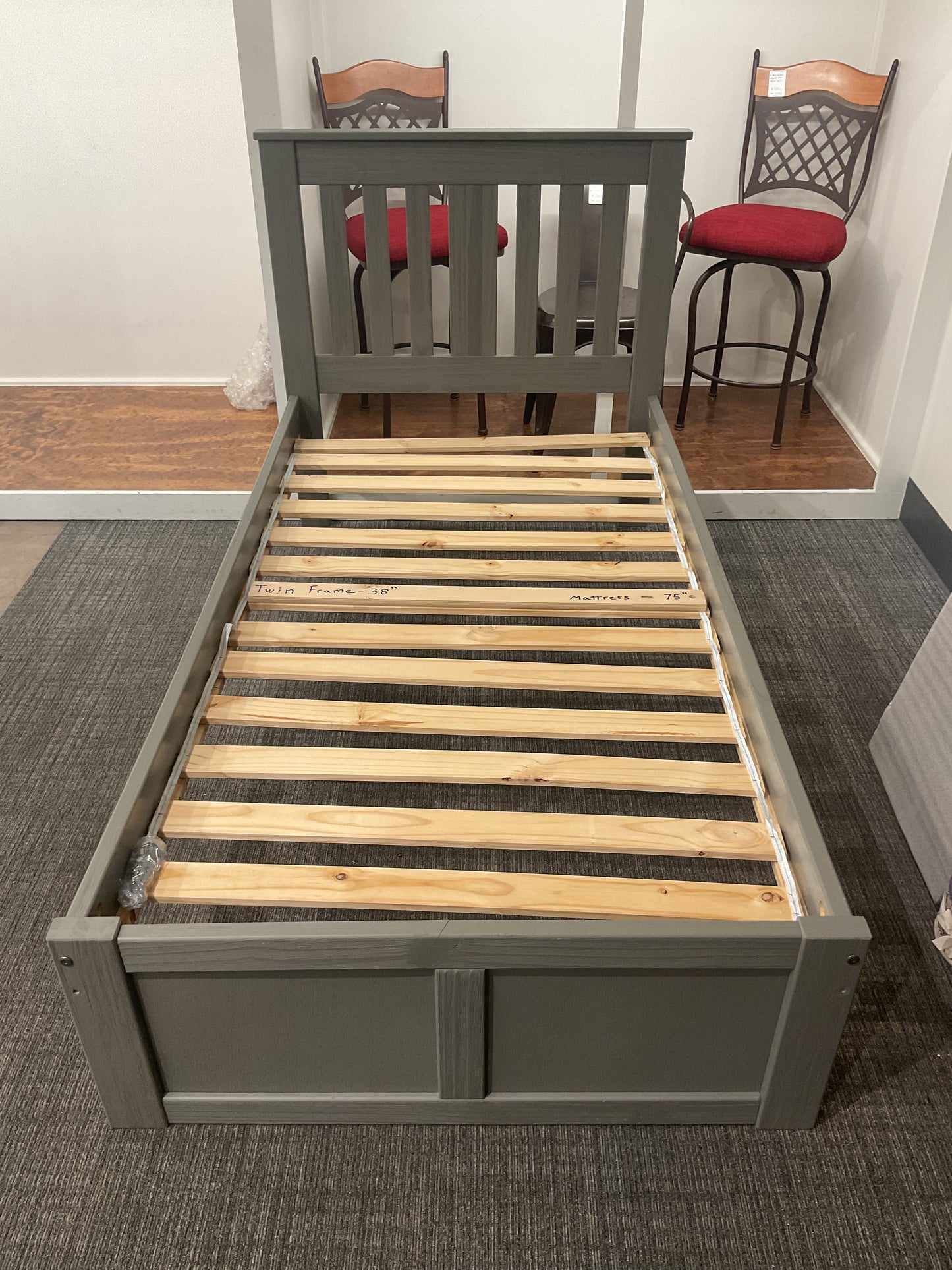 Grey Sky Twin Bed (B077)