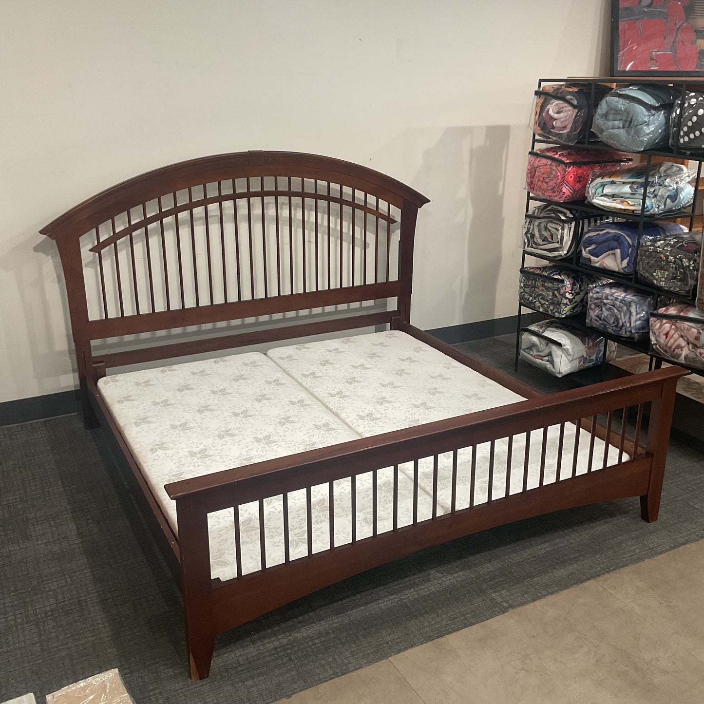 Kingsize Platform Bed
