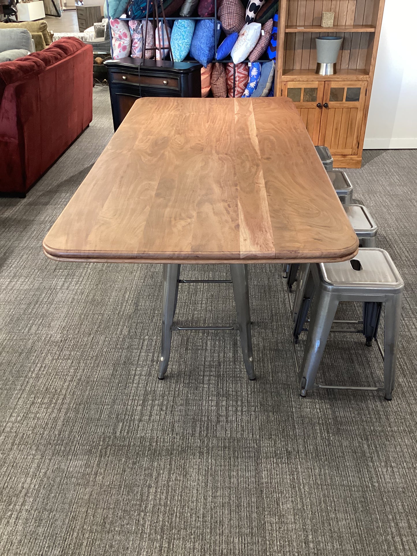 Fubu Creation Dining Set