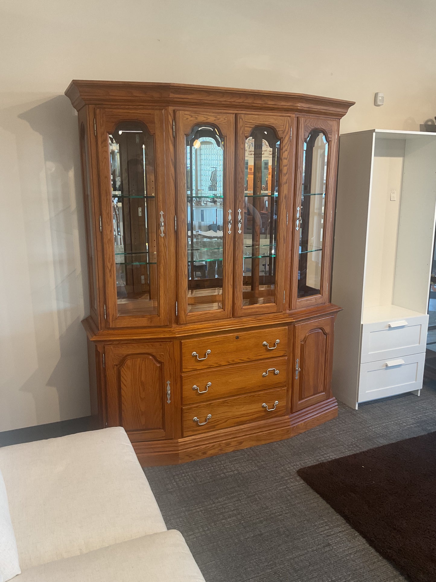 Wide China Hutch *Wh*