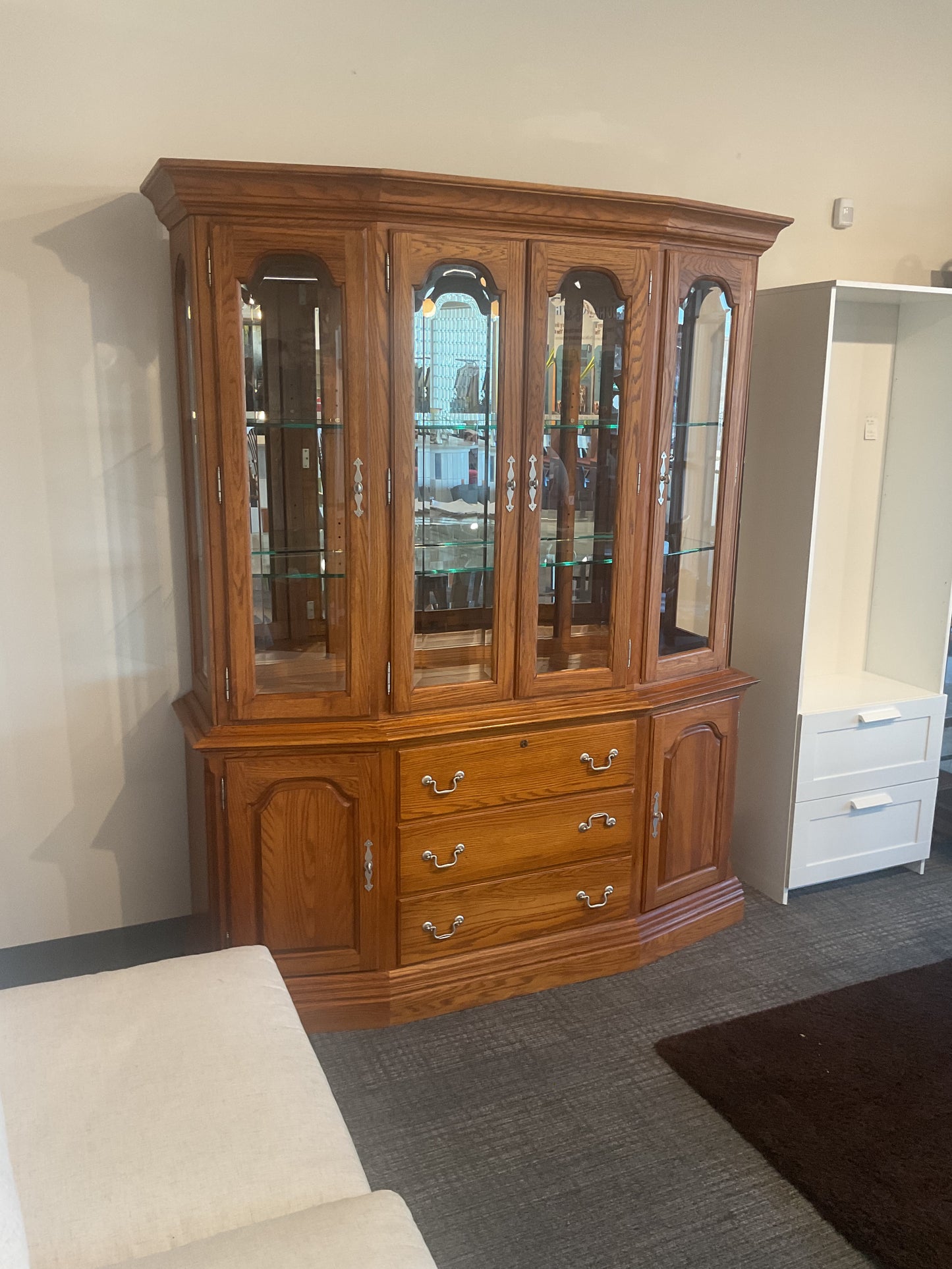 Wide China Hutch *Wh*