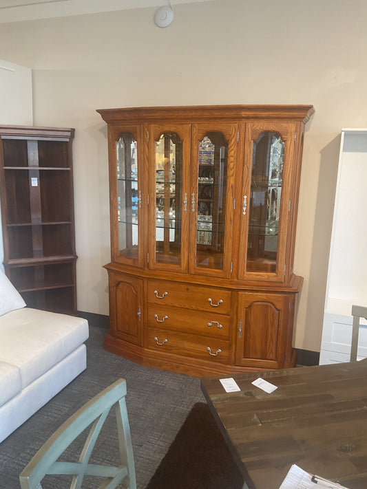 Wide China Hutch *Wh*