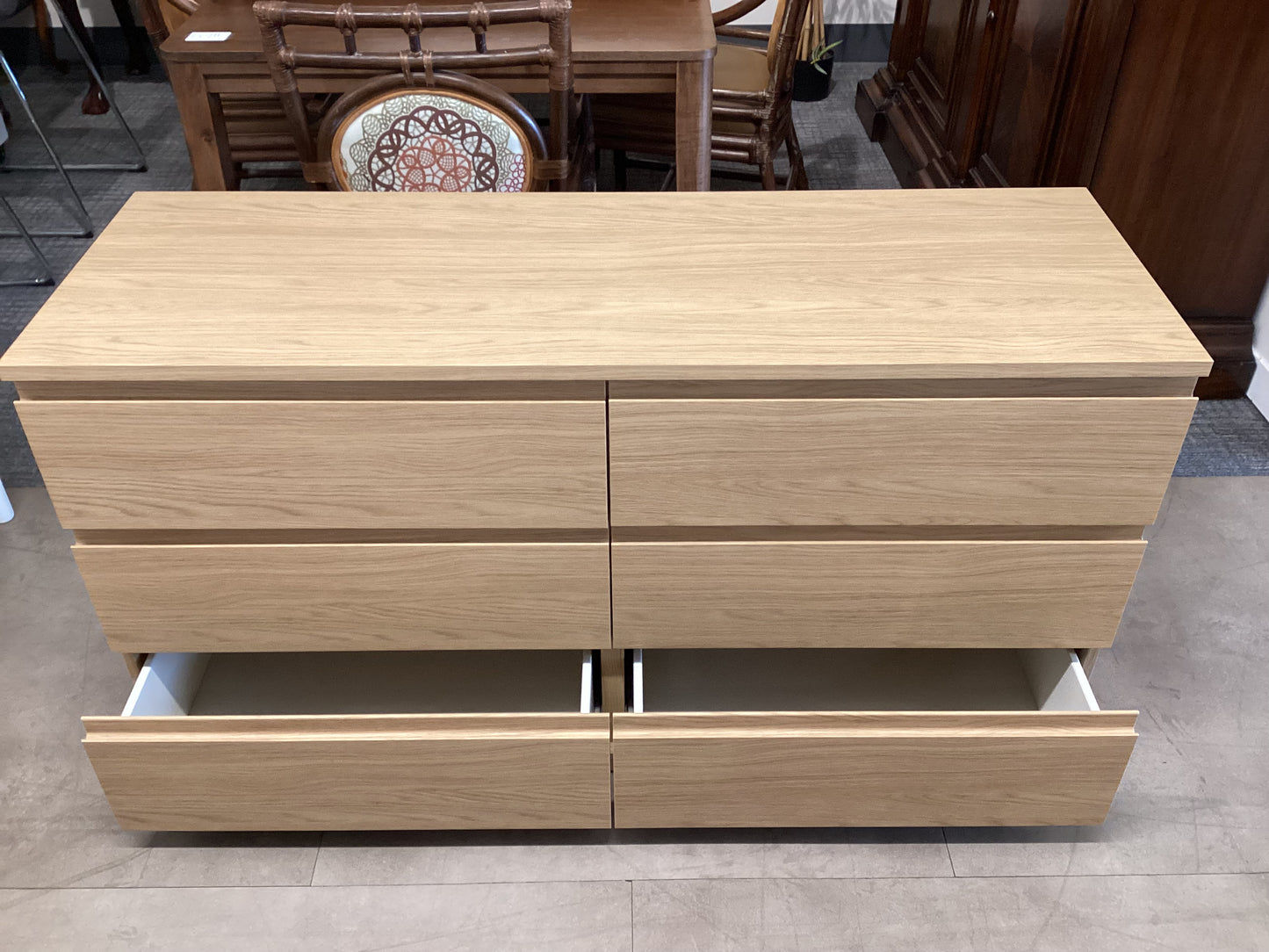Star Crunch Dresser
