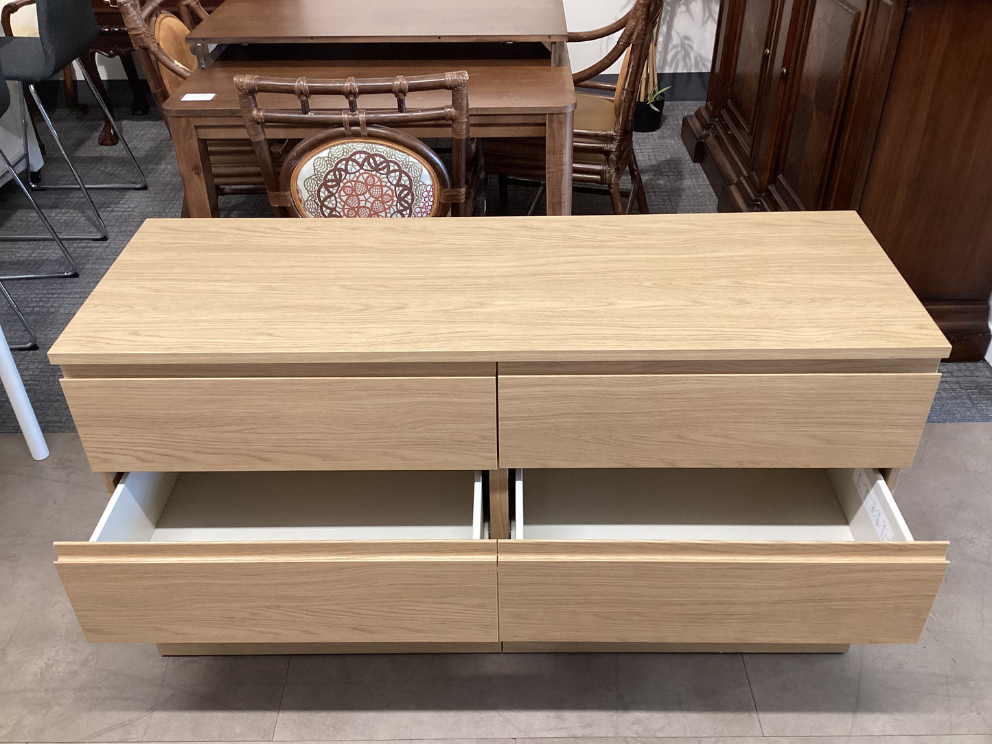 Star Crunch Dresser