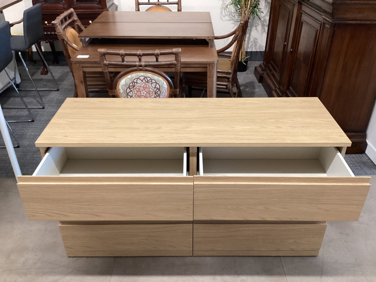 Star Crunch Dresser