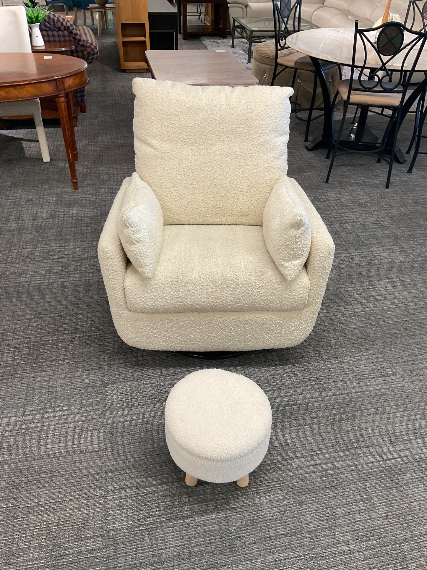 Cloudy Swivel Glider