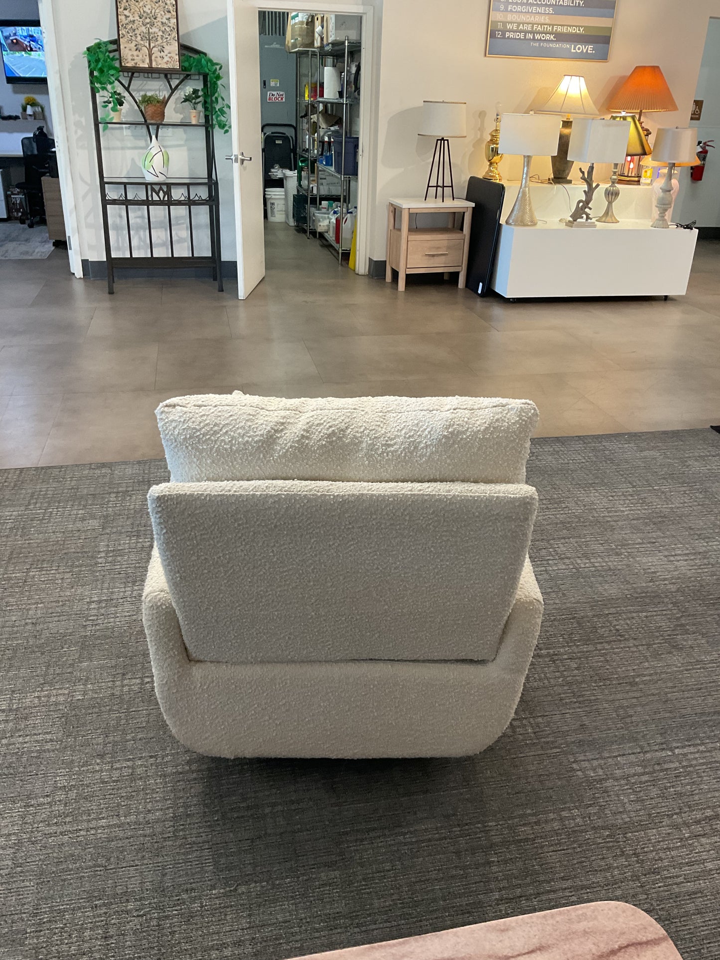 Cloudy Swivel Glider
