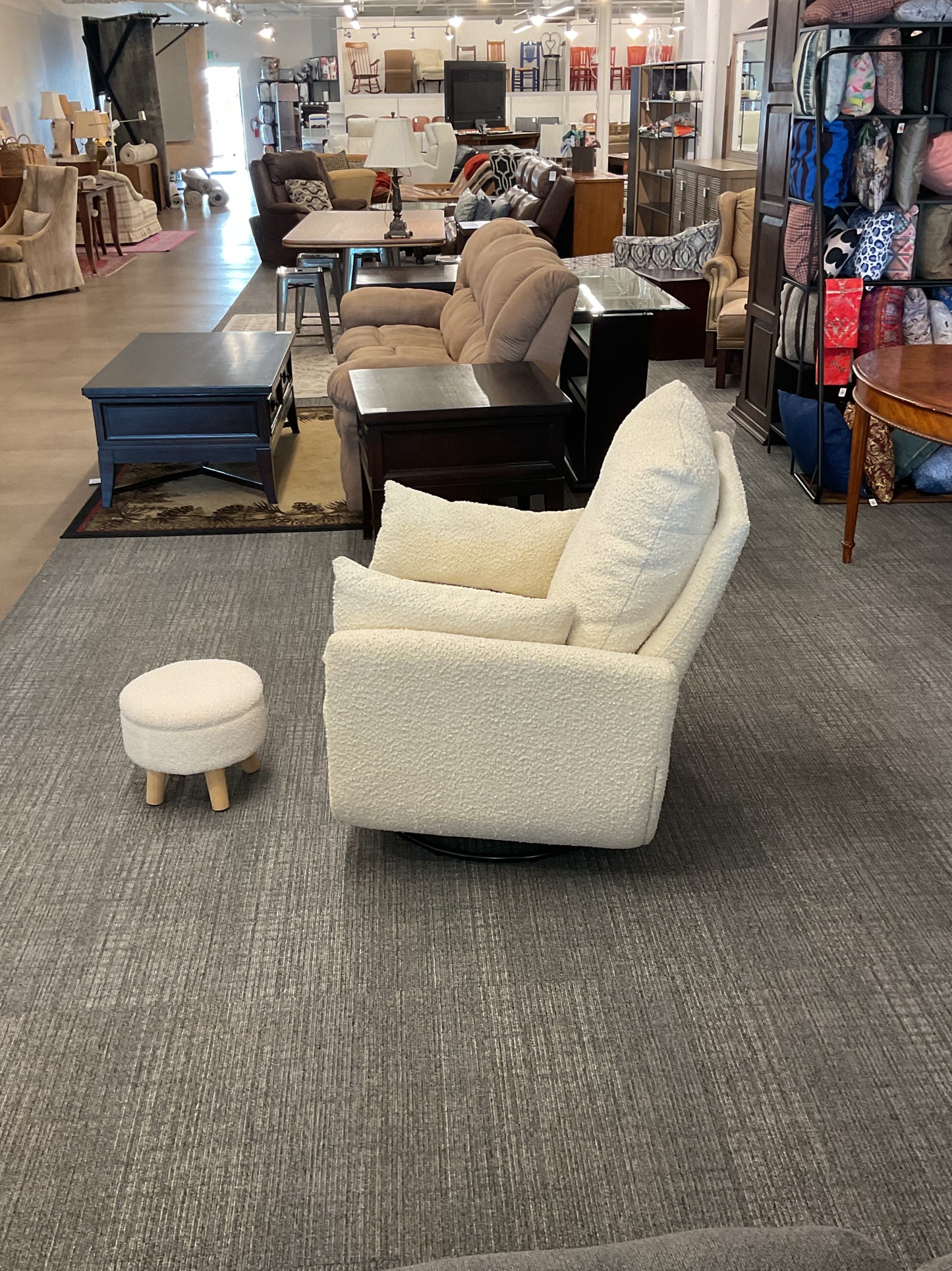 Cloudy Swivel Glider