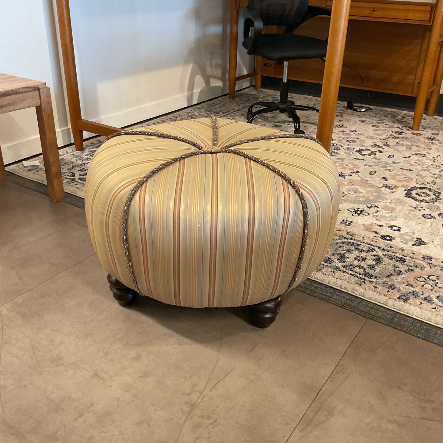 Vintage Pouf