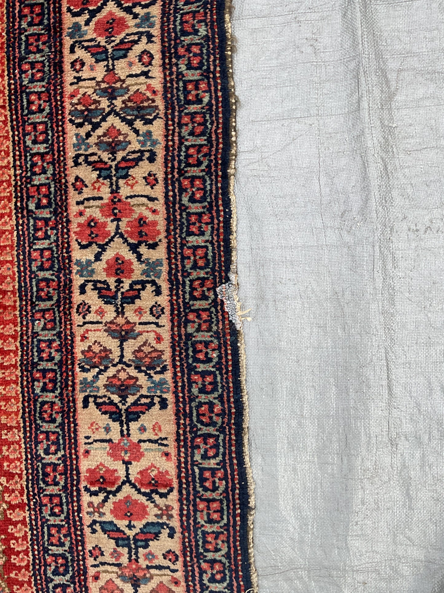 Twizzler Rug (R072)