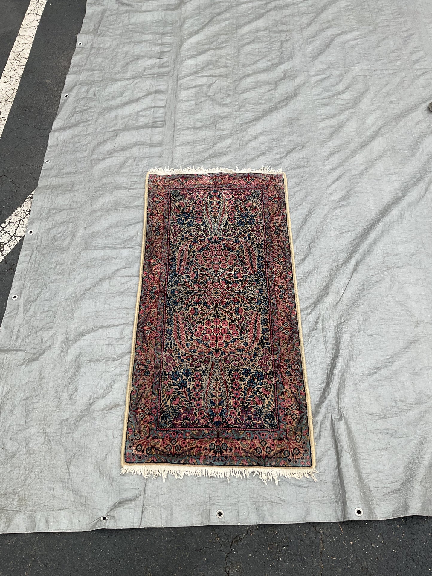Tiny Rug (R074)