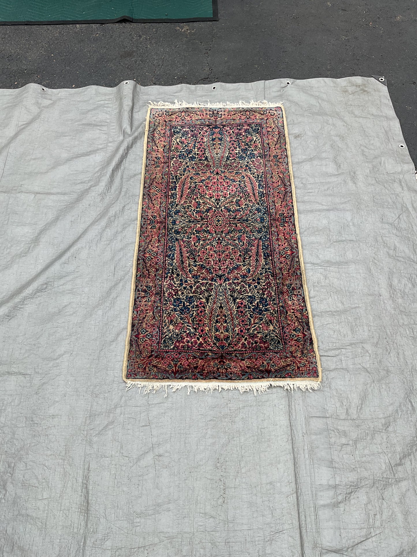 Tiny Rug (R074)