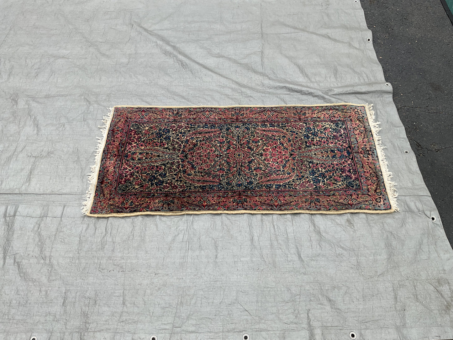 Tiny Rug (R074)